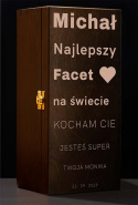 Drewniane pudełko skrzynka na whisky z grawerem - "Najlepszy facet na świecie" + Imię